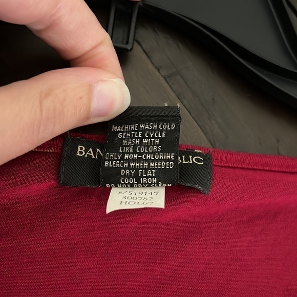 BANANA Republic Long Sleeve V Neck Top Size Medium - Picture 8 of 8